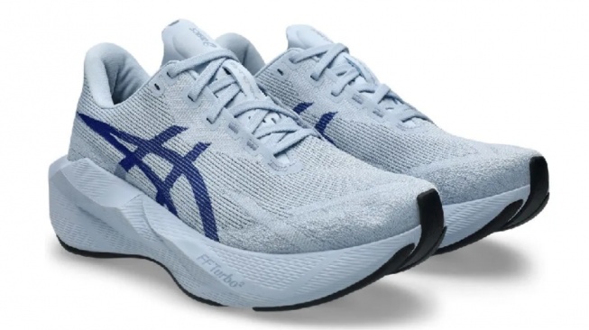 ASICS Novablast 6.