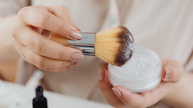 Ilustrasi finishing powder. (Pexels/Karola G)