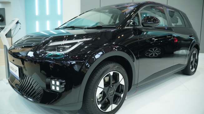AION UT Black Resmi Melantai di GIIAS 2026 Sebagai Pilihan Mobil Listrik Bergaya Elegan