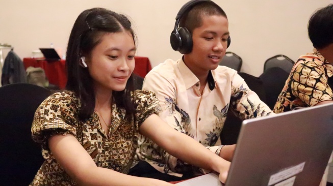 Dua siswa Sekolah Rakyat menjadi delegasi Indonesia pada 9th ASEAN Children's Forum (ACF). (Dok: Kemensos)