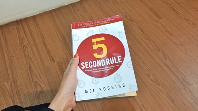 The 5 Second Rule: Buku yang Wajib Dibaca Mahluk Overthinking!