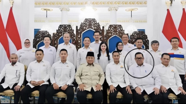 Viral Tersangka Tambang Ilegal Foto Bareng Presiden, Diduga Mangkir Pemeriksaan