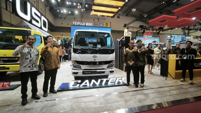Semakin Diterima Luas, Truk Listrik Fuso eCanter Diserahkan ke Konsumen di GIIAS 2026