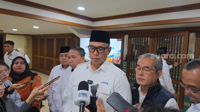 Direktur Utama Bulog, Ahmad Rizal Ramdhani usai acara tasyakuran di Kantor Pusat Bulog, Jakarta, Senin (3/8/2026). [Suara.com/Fakhri]