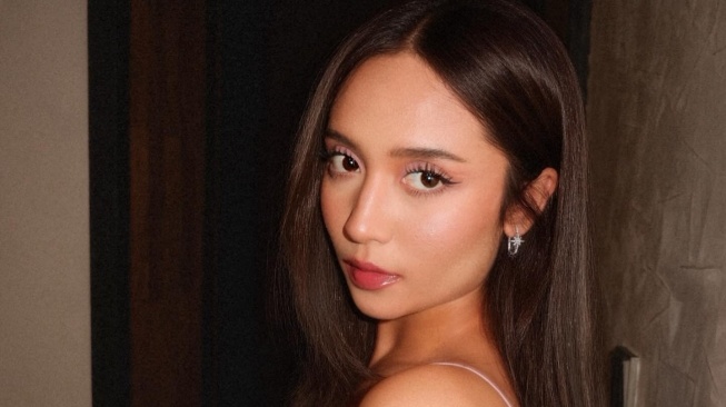 Asha Assuncao Umur Berapa? Ini Profil Lawan Main Arya Saloka yang Curi Perhatian