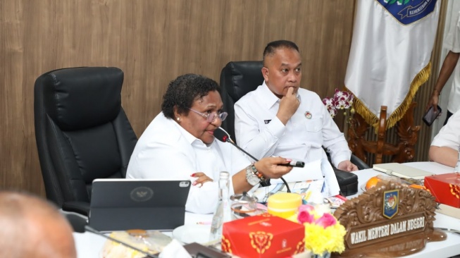 Wamendagri Ribka Haluk mengingatkan pemerintah provinsi serta kabupaten/kota se-Tanah Papua segera menuntaskan penyaluran Otsus secara tepat waktu, tepat sasaran, dan akuntabel.(Dok: Kemendagri)