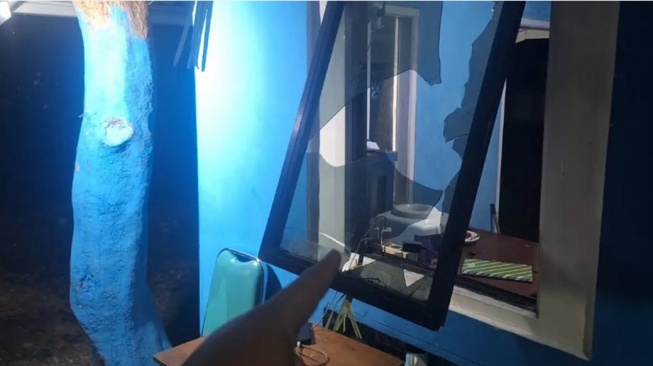 Aksi Brutal Tengah Malam, Pria Bersenjata Golok Rusak Fasilitas SPPG di Sukabumi