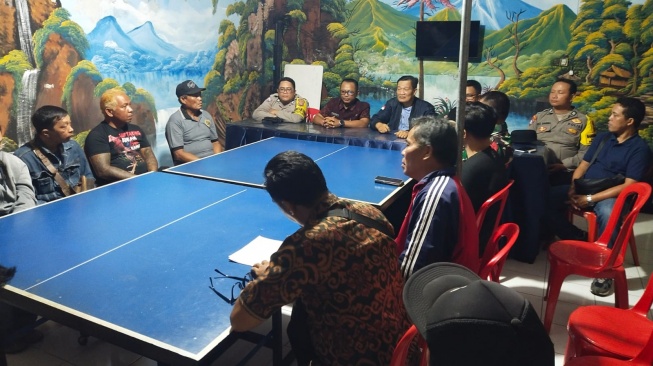 Ngebut Bawa Tas Kuning Isi Ayam, Dua Remaja 16 Tahun di Bali Diciduk Warga