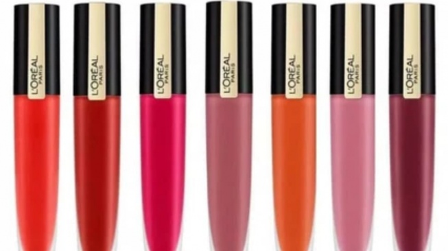 L&rsquo;Or&eacute;al Paris Rouge Signature Liquid Matte Lipstick. [Shopee]