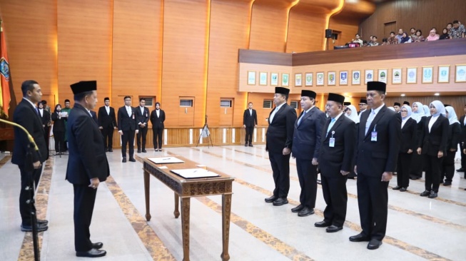 Lantik Pejabat di Lingkungan Kemendagri, Mendagri Minta ASN Tingkatkan Kinerja