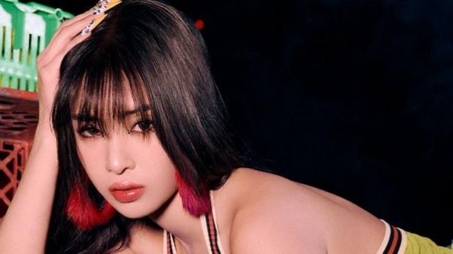 Usai Manon, Sophia KATSEYE Umumkan Hiatus Grup Demi Kesehatan Mental