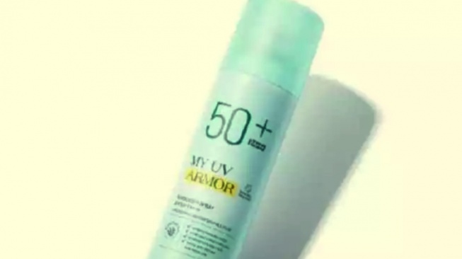 Barenbliss My UV Armor Sunscreen Spray SPF 50+ PA+++. [Shopee]