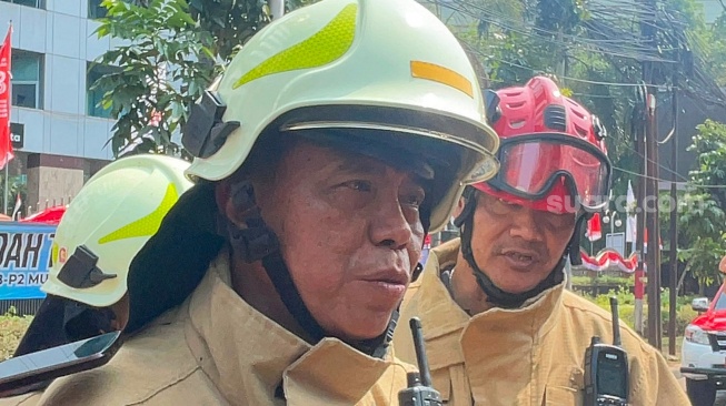 Dramatis, Cerita Petugas Damkar Gendong Korban Kebakaran Gedung Bapenda DKI dari Lantai 16