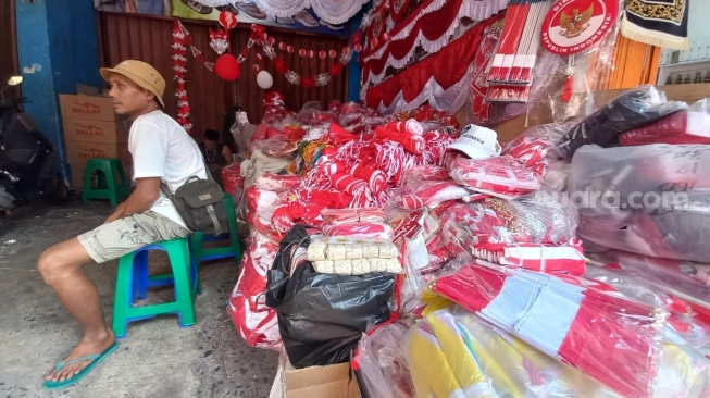 Jualan Pernak-Pernik 17 Agustus Tak Seramai Dulu, Pedagang Keluhkan Gempuran Toko Online