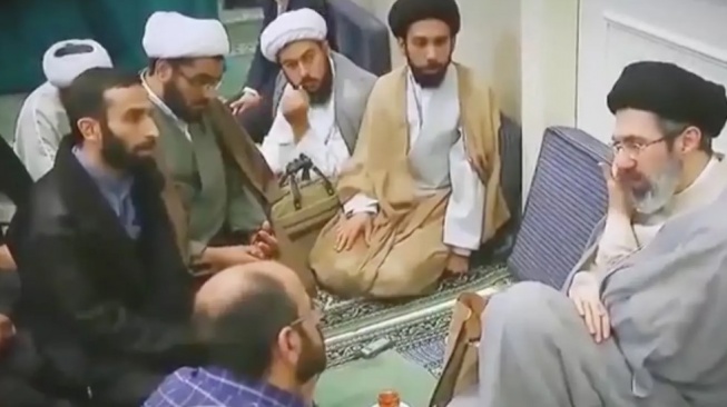 Penampakan Terbaru Mojtaba Khamenei, Media AS Malah Sebar Cerita Konspirasi