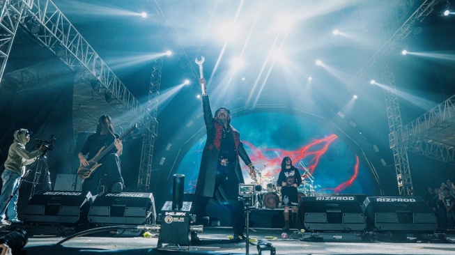 Penampilan Deadsquad dan Limbad menjadi salah satu suguhan terbaik di ajang Festival Parti Libur 2026. [dokumentasi pribadi]