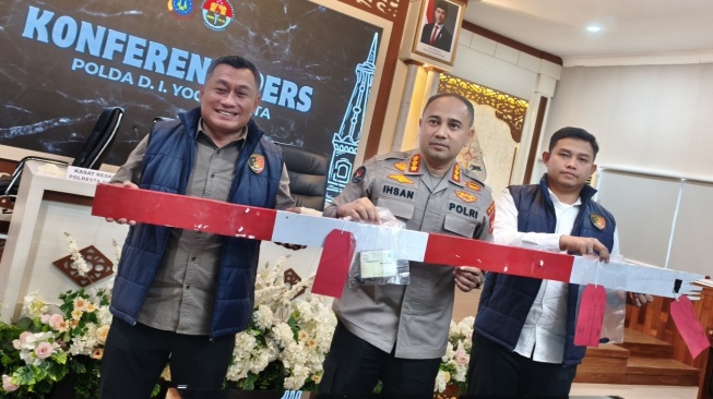 Dalam Kondisi Mabuk, Mahasiswa di Yogya Rusak Bendera dan Palang Pintu KA