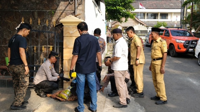 Dilahirkan di Kamar Mandi, Dibuang ke Bak Sampah: ART Buang Darah Dagingnya Sendiri di Pahoman