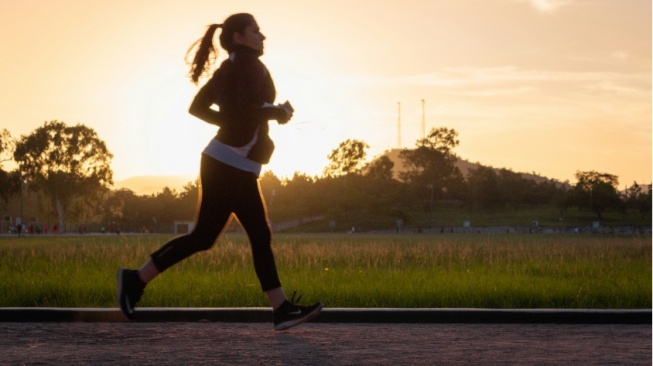 Bosan Lari Gitu-Gitu Aja? Coba 5 Spot Jogging di Jogja Ini, Suasananya Asri Banget!