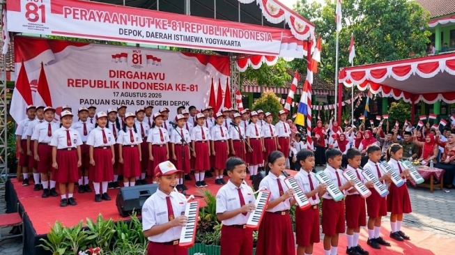 Ilustrasi Not Pianika dan Lirik Lagu 17 Agustus 1945. (Gemini AI)