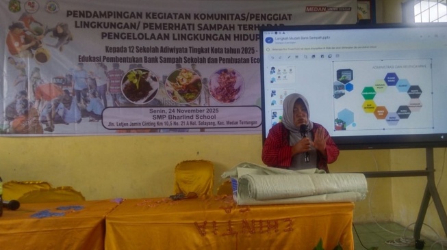 Arta Jaya menjalankan program pemberdayaan masyarakat, sekaligus menyediakan layanan profesional di bidang pengelolaan sampah, konsultasi, penelitian, pelatihan, serta pengembangan infrastruktur persampahan. (Dok: Unilever Indonesia)