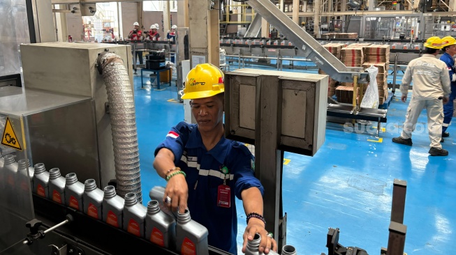 Pertamina Lubricants Catat Volume Ekspor 11 Ribu KL ke 16 Negara, Jakarta, Rabu (12/8/2026). [Suara.com/Yaumal]