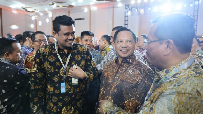 Bobby Nasution Terima Penghargaan, Sumut Terbaik I Implementasi Program 3 Juta Rumah