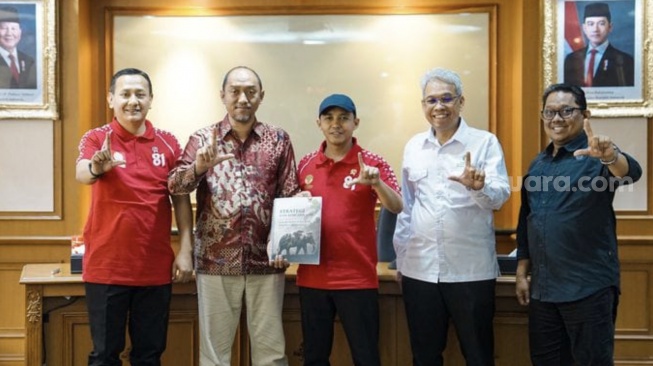 Menhut Resmikan Strategi Konservasi Gajah Sumatra dan Kalimantan 2026&ndash;2036 [Suara.com]