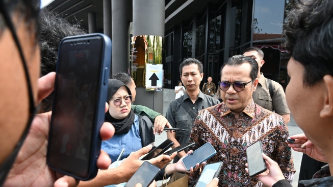 Indonesia Tak Mau Cuma Jadi Pengguna AI, Wamen Nezar Ungkap Strategi Kuasai 5 Lapisan Teknologi AI