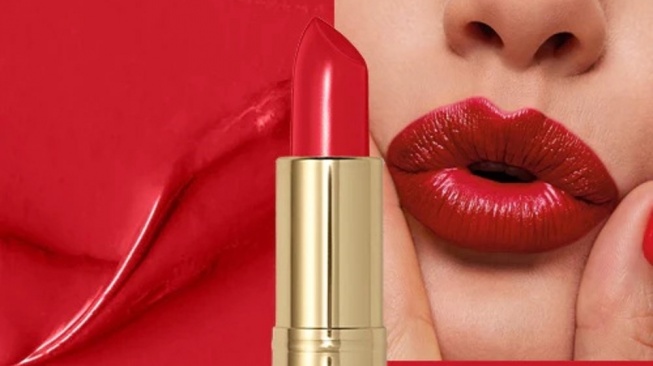 Revlon Super Lustrous Creme Lipstick Shade 740 Certainly Red (Shopee)