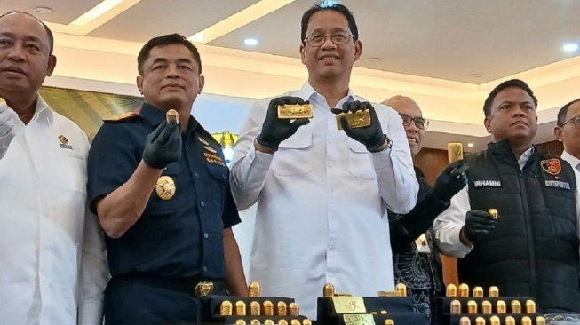Emas 23 Kg Senilai Rp63 M Nyaris Terbang ke Hong Kong, Diselundupkan 7 WNA China