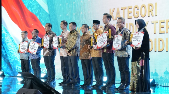 Reward Pemda Berprestasi, Mendagri Tekankan Pentingnya Keseimbangan dengan Pembinaan Daerah