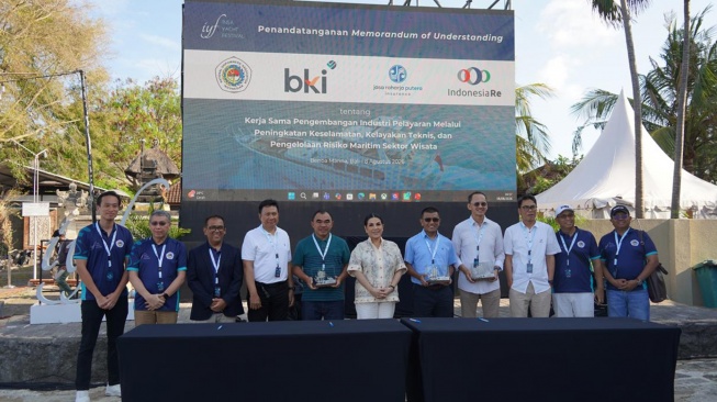 PT Biro Klasifikasi Indonesia (Persero) atau BKI menandatangani Nota Kesepahaman (Memorandum of Understanding/MoU) dengan sejumlah pemangku kepentingan industri pelayaran untuk mendukung pengembangan industri pelayaran wisata. Penandatanganan tersebut dilaksanakan sebagai bagian dari rangkaian INSA Yacht Festival (IYF) 2026 di Benoa, Bali. [handout]