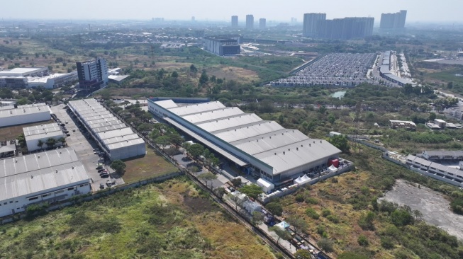 Presiden Prabowo Subianto meluncurkan Motor Listrik Nasional (MoLiNas) beserta ekosistem pendukungnya di fasilitas produksi ALVA, Cikarang, Kabupaten Bekasi, Jawa Barat, Kamis (13/8/2026). [Biro Pers, Media, dan Informasi Sekretariat Presiden]