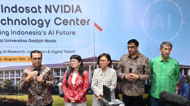 Wakil Menteri Komunikasi dan Digital (Wamen Komdigi), Nezar Patria dalam acara UGM Indosat NVIDIA AI Technology Center di Yogyakarta, Kamis (13/8/2026). [Dok. Komdigi]