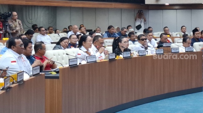 Buruh Tolak Pesangon Murah, DPR Didesak Cabut 3 PP Turunan Omnibus Law