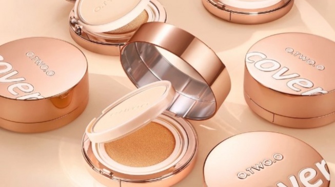O.TWO.O 2 In 1 Soft Focus Powder & Cushion Cream