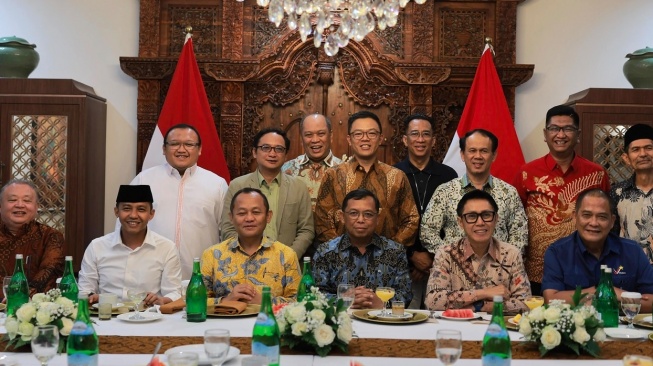 Cerita di Balik Pertemuan Sekjen Parpol Koalisi, Dari Refleksi Kemerdekaan Hingga Obrolan Politik