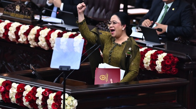 Ketua DPR RI Puan Maharani menyampaikan pidato dalam Rapat Paripurna Pembukaan Masa Persidangan I DPR Tahun Sidang 2026-2027 di Gedung Nusantara, Kompleks Parlemen, Jakarta, Jumat (14/8/2026). [ANTARA FOTO/Rivan Awal Lingga/sgd/wsj]