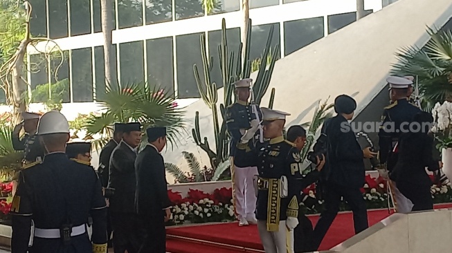 Presiden RI Prabowo Subianto tiba di Gedung Kura-Kura atau Nusantara, Komplek Parlemen, Senayan, Jakarta, Jumat (14/8/2026) pagi. (Suara.com/Bagaskara)