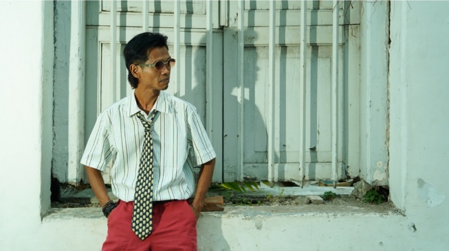 Musisi reggae Aziz Padurasta rilis debut singel Ingin Setia. 