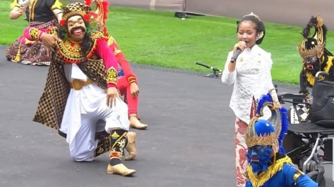Savia Aulia, sinden cilik yang tampil di HUT RI ke-81