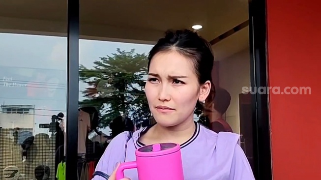 Ayu Ting Ting ditemui di Depok pada Senin, 17 Agustus 2026