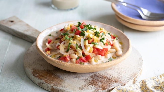Kuliner Musim Panas Turkiye Piyaz with Tahini atau White Bean Salad (Dok. Istimewa)
