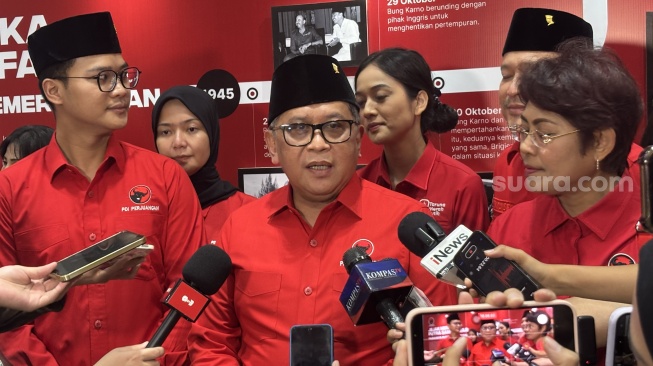 Hasto Ungkap Alasan Megawati Pilih Upacara di Sekolah Partai Ketimbang Istana