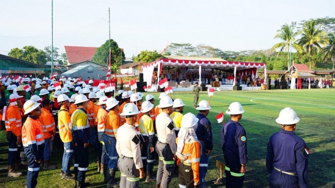 Pembina Upacara HUT ke-81 RI di jajaran PT NHM menyatakan kedaulatan bangsa tercermin dari pengelolaan kekayaan alam yang mandiri dan bertanggung jawab. (Dok: NHM)