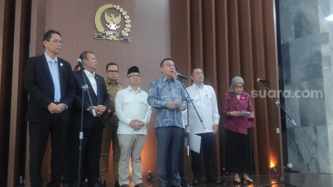 DPR-Pemerintah Sepakati Nasib Guru PPPK, Peluang PNS dan Status Full Time Terbuka 2027