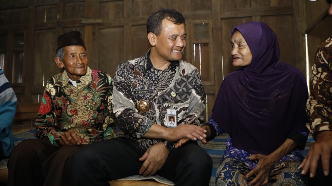 Rumah Diperbaiki, Anak Dicarikan Kerja: Wajah Baru Program Pengentasan Kemiskinan di Jateng