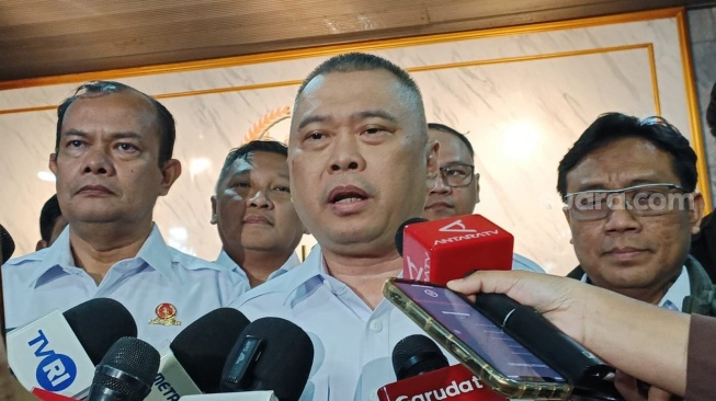6 Bandara Ditutup, Menhub Minta Warga Beralih ke Kereta, Bus dan Kapal