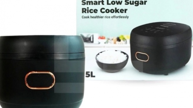  LOCKNLOCK Smart Low Sugar Rice Cooker 5L (EJR354BLK). [Shopee]